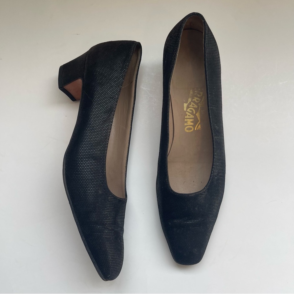 Salvatore Ferragamo Size 8 AA Vintage Black Suede Pebble Leather Heels
